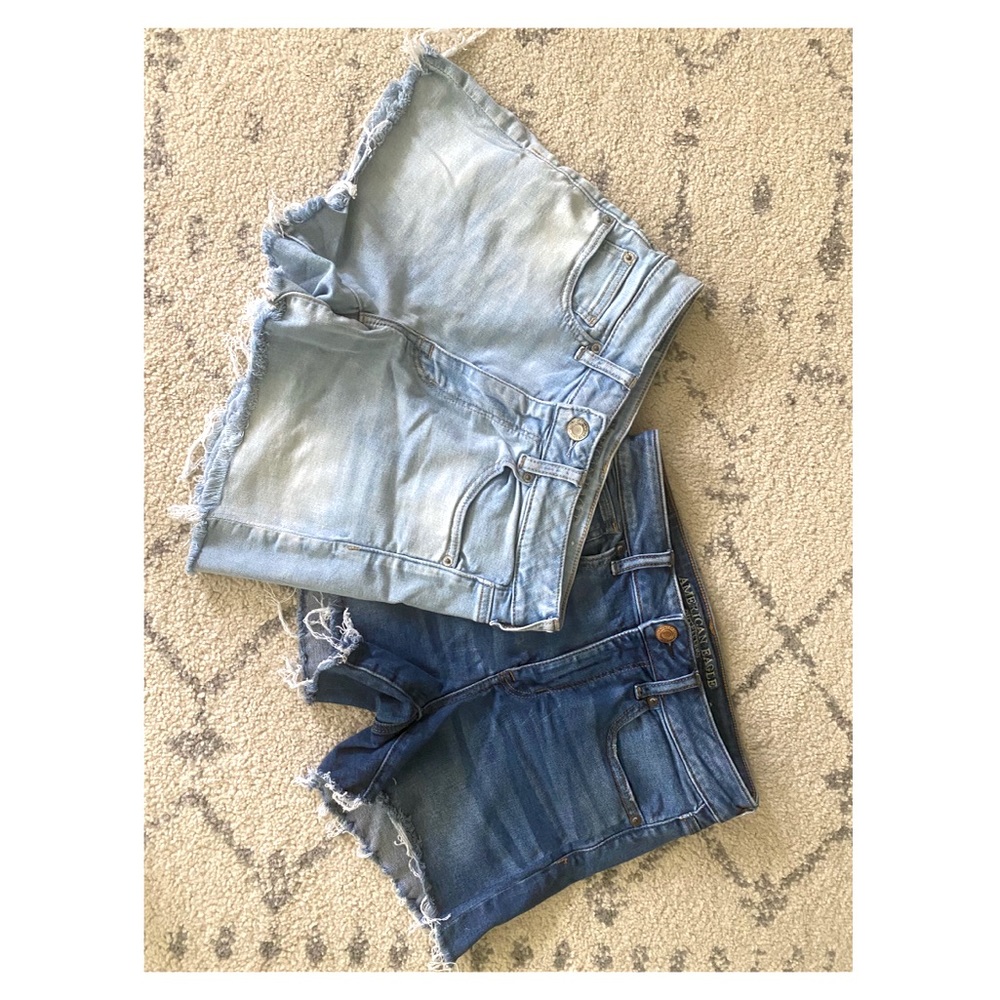 Bundle of two stretchy American Eagle shorts.